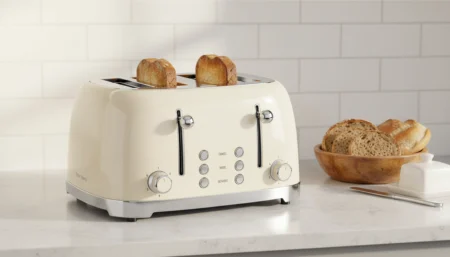 Is This Retro Beauty More Than Just Eye Candy? My Hands-On Test of the Roter Mond 4-Slice Toaster